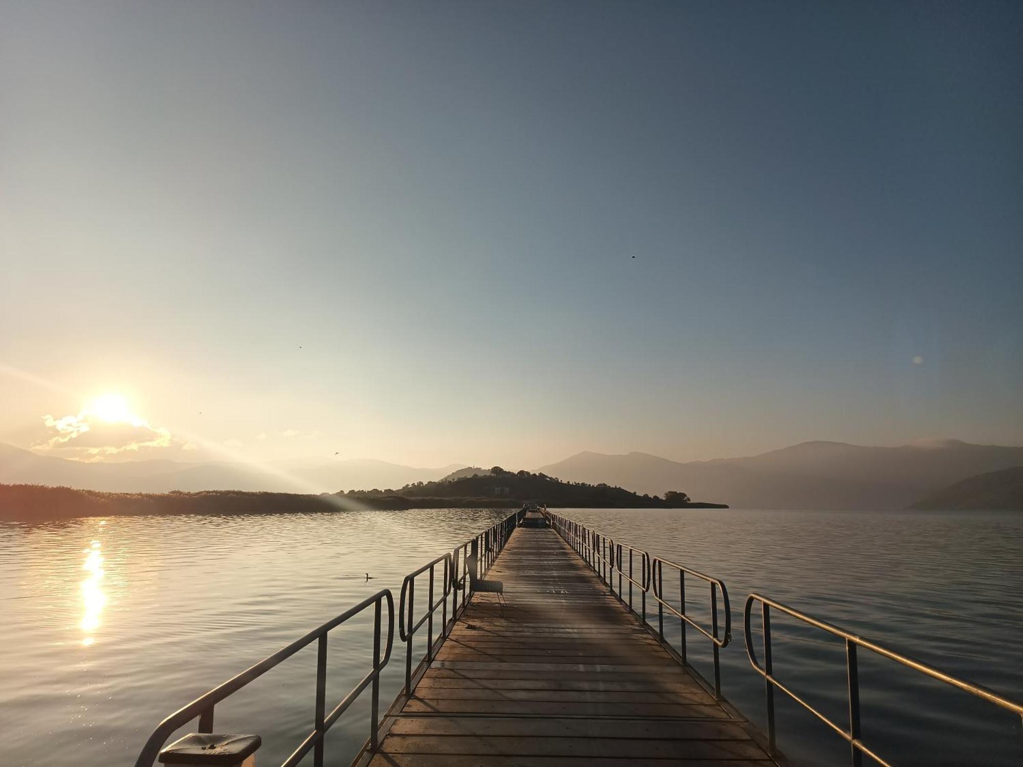 Отель Agios Achillios Экстерьер фото
